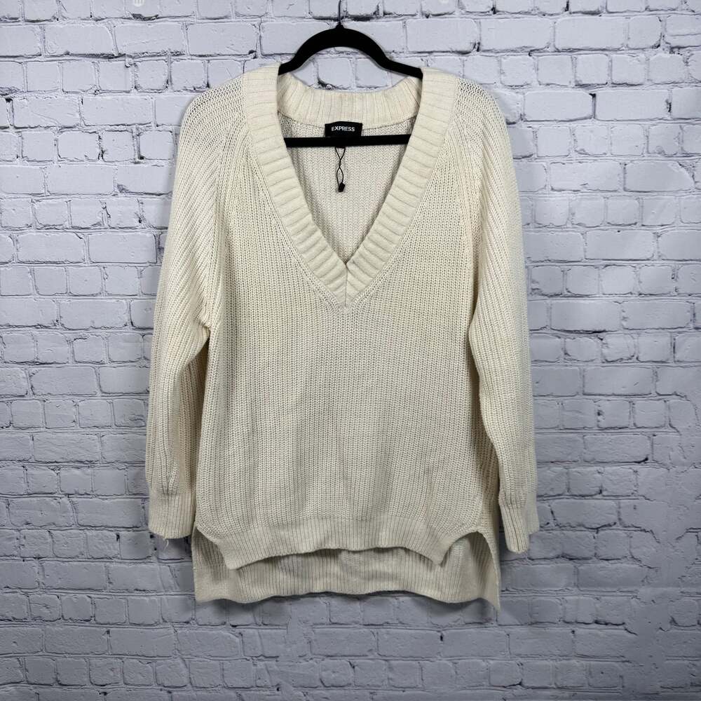 Express Cream Color V Neck Sweater Pullover Size XS Chunky Knit - Picture 1 of 6